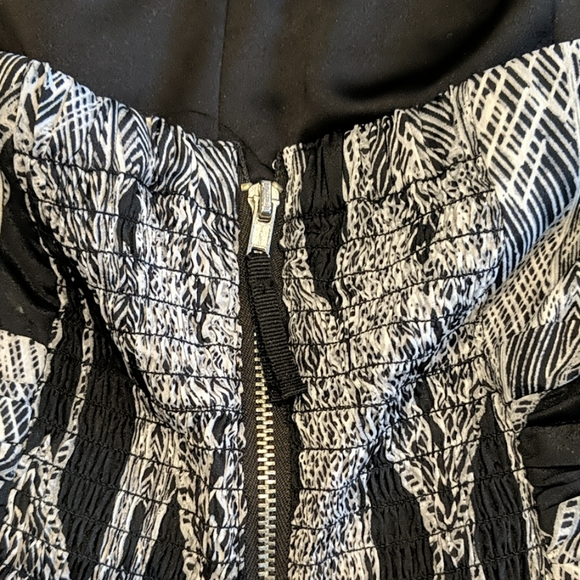 Halter dress - Picture 2 of 4